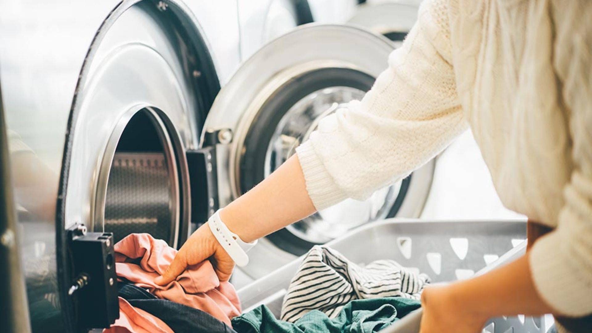 Why Should You Choose a Laundry Service Over Doing It Yourself 
