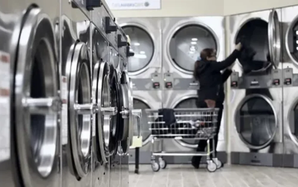 How to Choose the Right Laundry Shop Near Me for Special Fabrics?